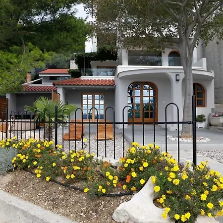 In With Sea View, Terrace, Air Conditioning, Wi-fi