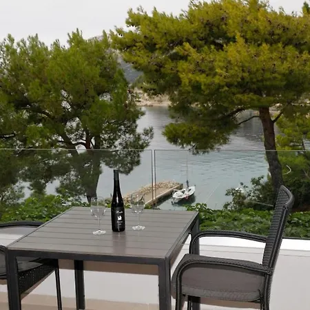 In With Sea View, Terrace, Air Conditioning, Wi-fi Apartment Brela